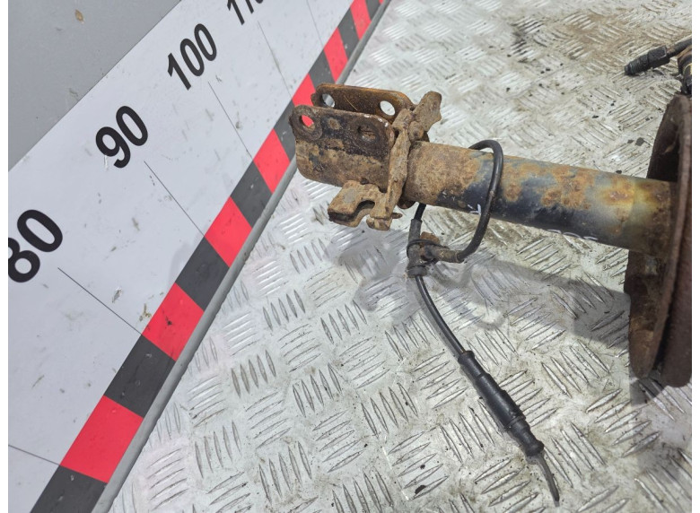 Амортизатор передний к Renault Scenic, 1998г.