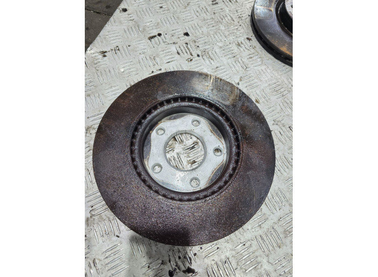 Диск тормозной передний к Диск тормозной передний к Nissan Tiida undefined г. Tiida