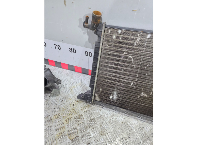 Радиатор (основной) к Opel Vectra, 1998г.