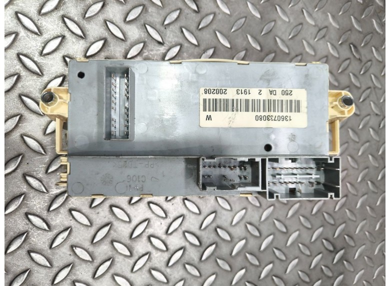 Блок предохранителей к Блок предохранителей к Peugeot Boxer undefined г. Boxer