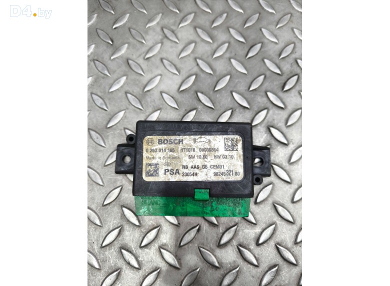 Блок управления парктрониками к Peugeot 208 undefined г.