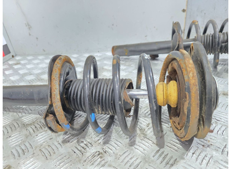 Пружина передняя к Peugeot 206, 2004г.