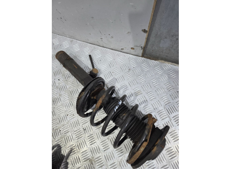 Амортизатор передний правый к Peugeot 206, 2004г.