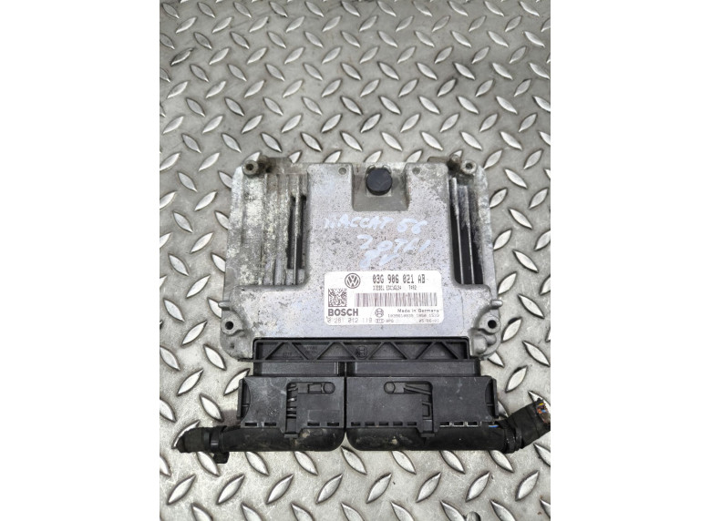 Блок управления двигателем к Volkswagen Passat, 2005г.