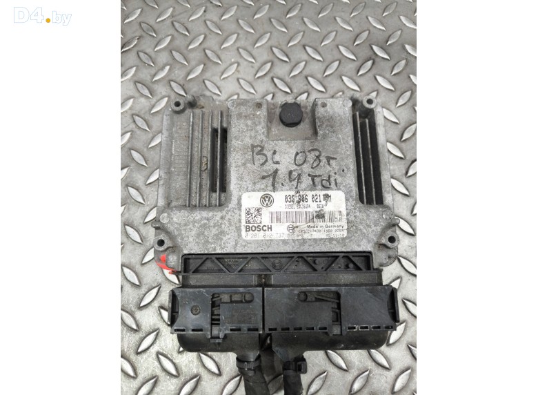 Блок управления двигателем к Volkswagen Touran undefined г.