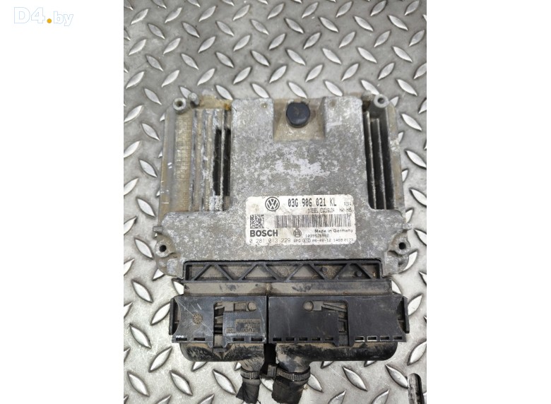 Блок управления двигателем к Volkswagen Golf undefined г.