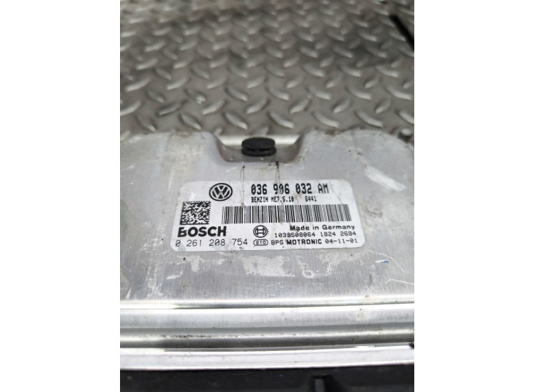 Блок управления двигателем к Volkswagen Golf, 2004г.