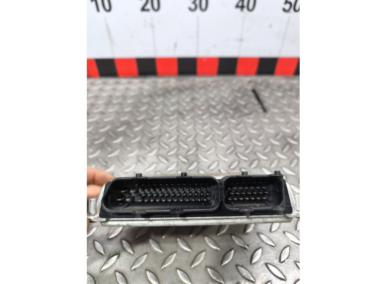 Блок управления двигателем к Volkswagen Passat, 2000г.