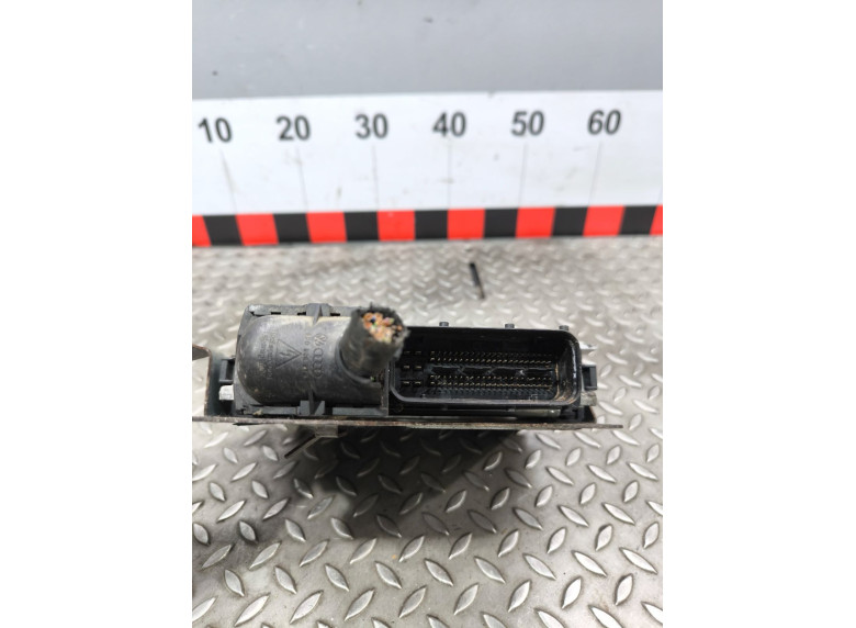 Блок управления двигателем к Volkswagen Golf, 2005г.