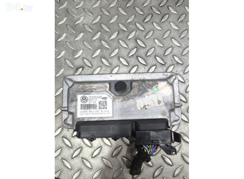 Блок управления двигателем к Volkswagen Golf undefined г.