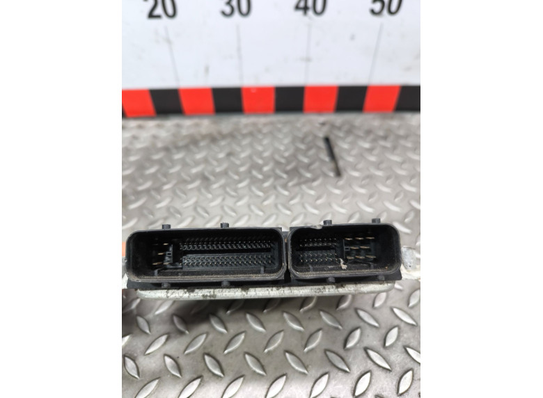 Блок управления двигателем к Volkswagen Golf, 2001г.