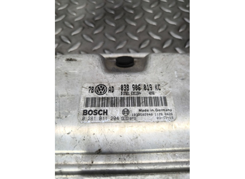 Блок управления двигателем к Volkswagen Passat, 2003г.