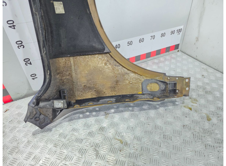 Крыло переднее левое к Volkswagen Touareg, 2004г.