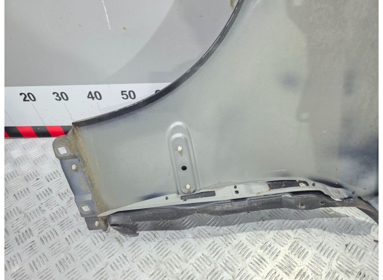 Крыло переднее правое к Mercedes C W203, 2004г.