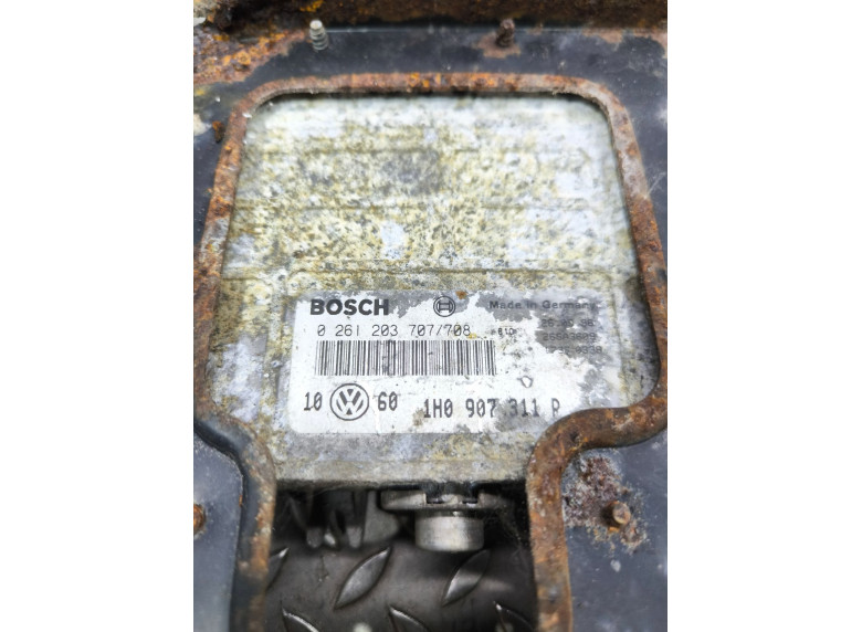 Блок управления двигателем к Volkswagen Golf, 1996г.