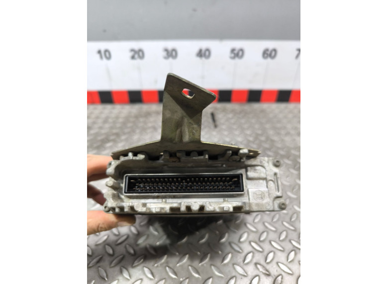 Блок управления двигателем к Volkswagen Passat, 1995г.