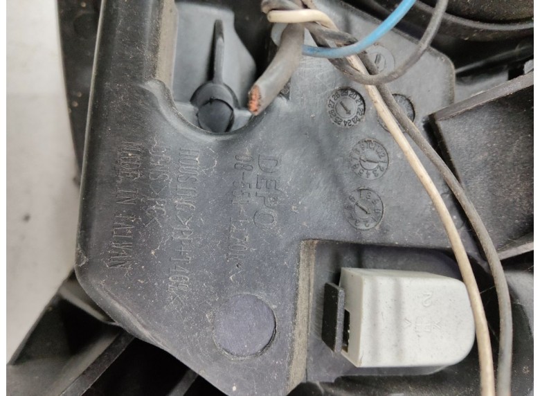 Фара правая к Фара правая к Dacia SanderoStepway undefined г. Sandero Stepway