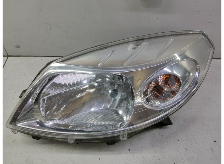 Поворотник левый к Renault Sandero Stepway, 2013г.