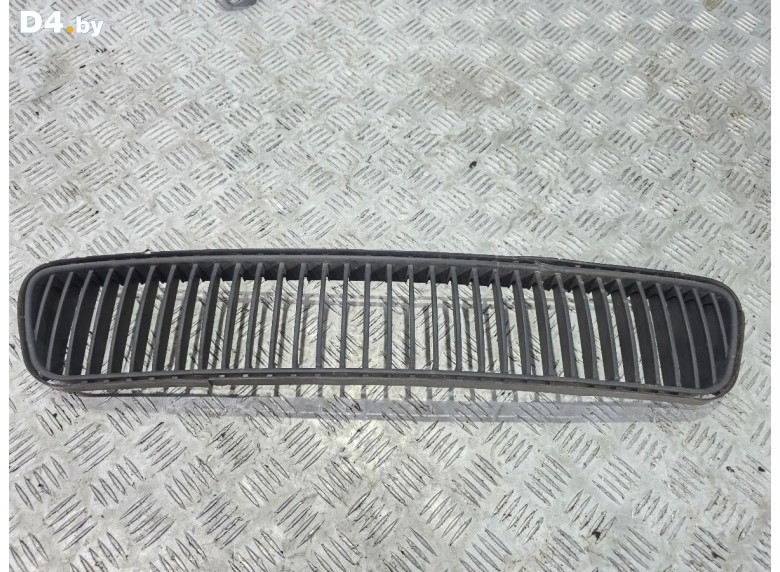 Заглушка (решетка) в бампер передний к Skoda Fabia undefined г.