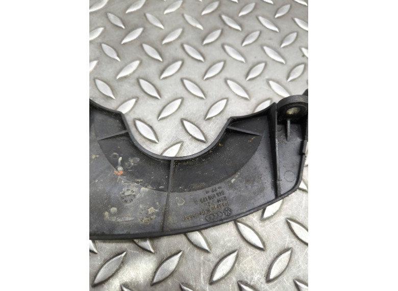 Защита (кожух) ремня ГРМ к Volkswagen Golf, 1998г.