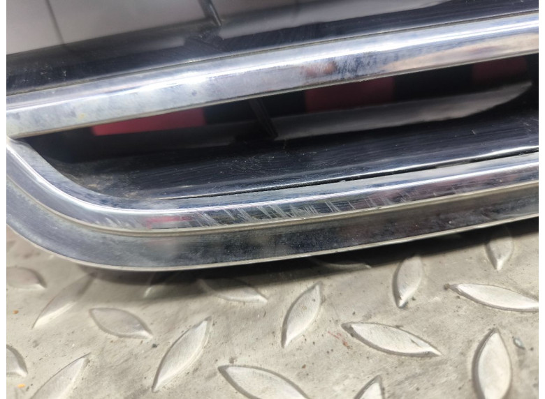 Решетка радиатора к Mercedes C W203, 2006г.