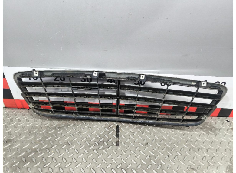 Решетка радиатора к Mercedes C W203, 2006г.