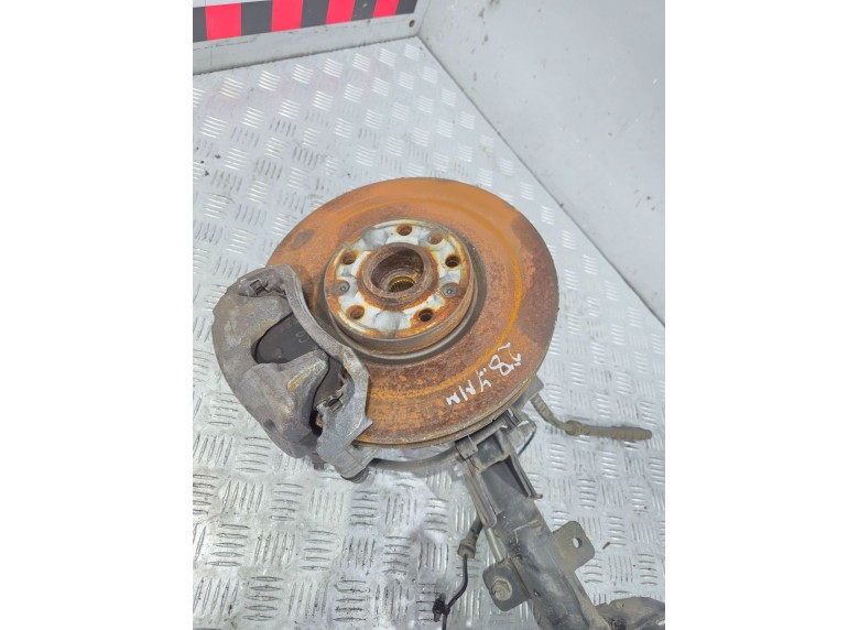 Кулак поворотный правый к Peugeot 3008