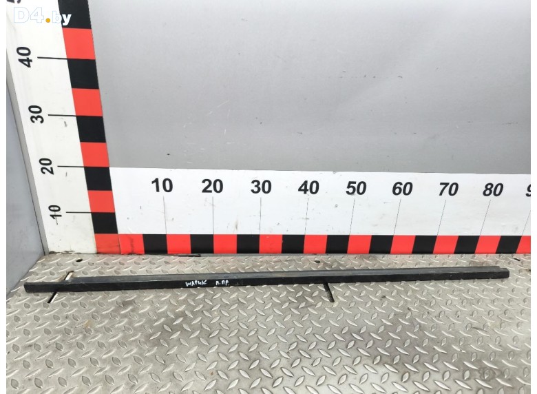 Молдинг стекла двери передней правой наружный к Volkswagen Sharan undefined г.