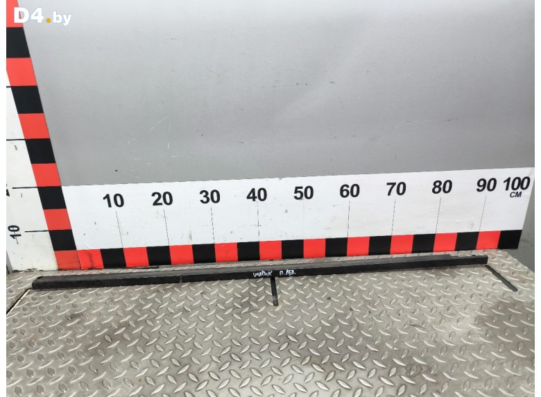 Молдинг стекла двери передней правой наружный к Volkswagen Sharan undefined г.