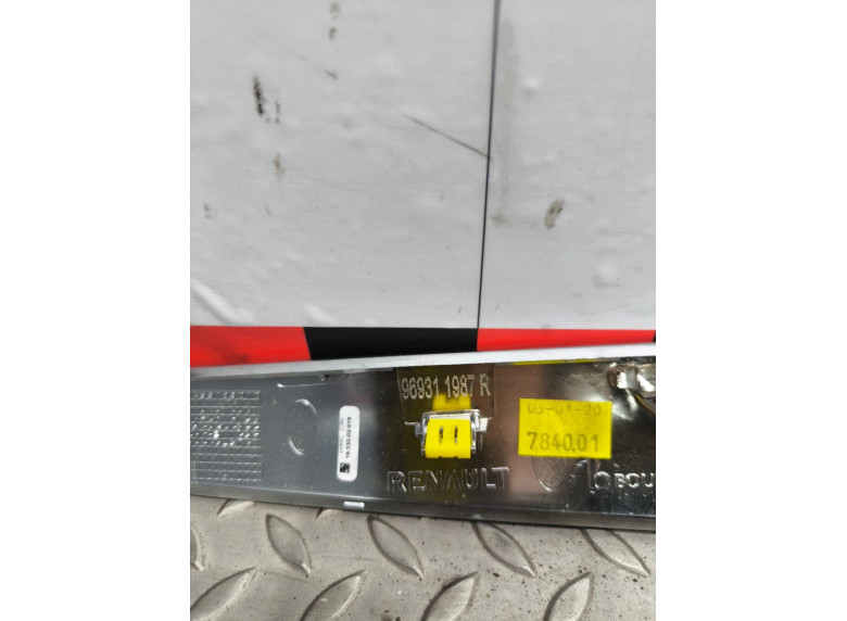 Накладка декоративная к Renault Megane, 2019г.