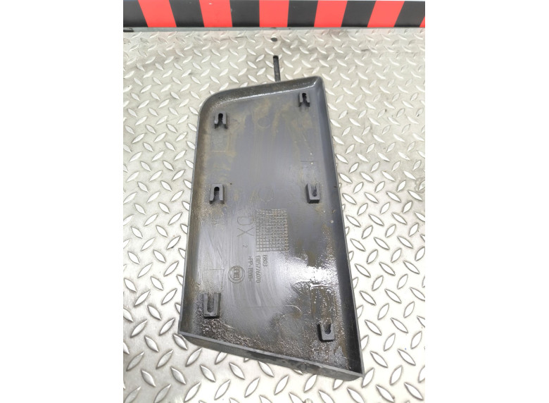 Молдинг двери передней правой к Peugeot Boxer, 2008г.