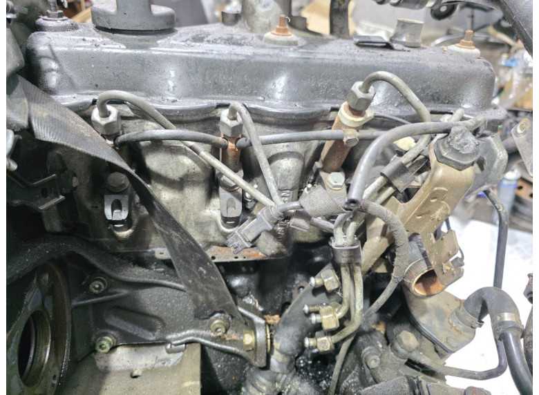 Трубка топливная к Volkswagen Passat, 1998г.