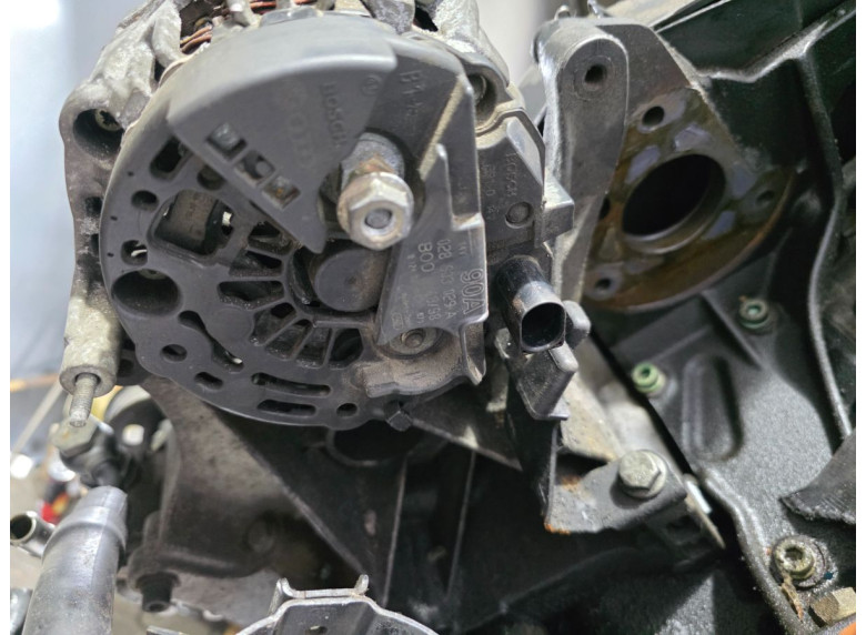 Генератор к Volkswagen Passat, 1998г.