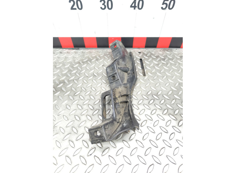 Кронштейн крепления бампера переднего к Volkswagen Passat, 2007г.