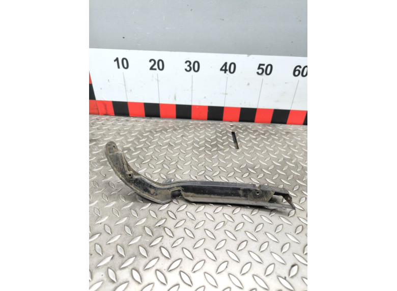 Кронштейн крепления бампера переднего к Volkswagen Passat, 2006г.