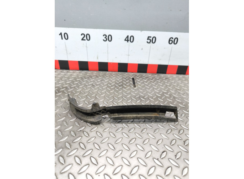 Кронштейн крепления бампера переднего к Volkswagen Passat, 2006г.