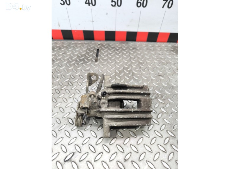 Суппорт задний правый к Volkswagen Passat undefined г.