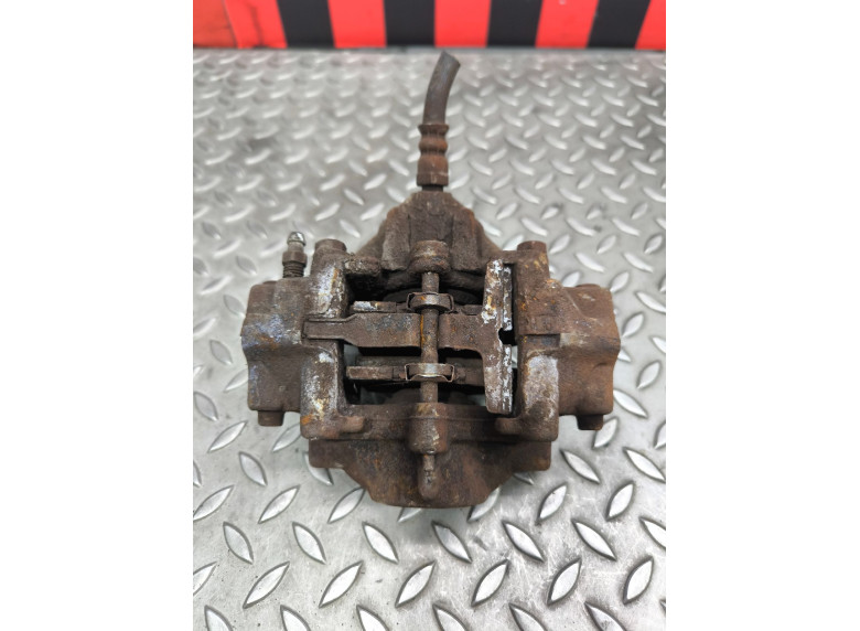 Суппорт задний левый к Mercedes C W203, 2003г.