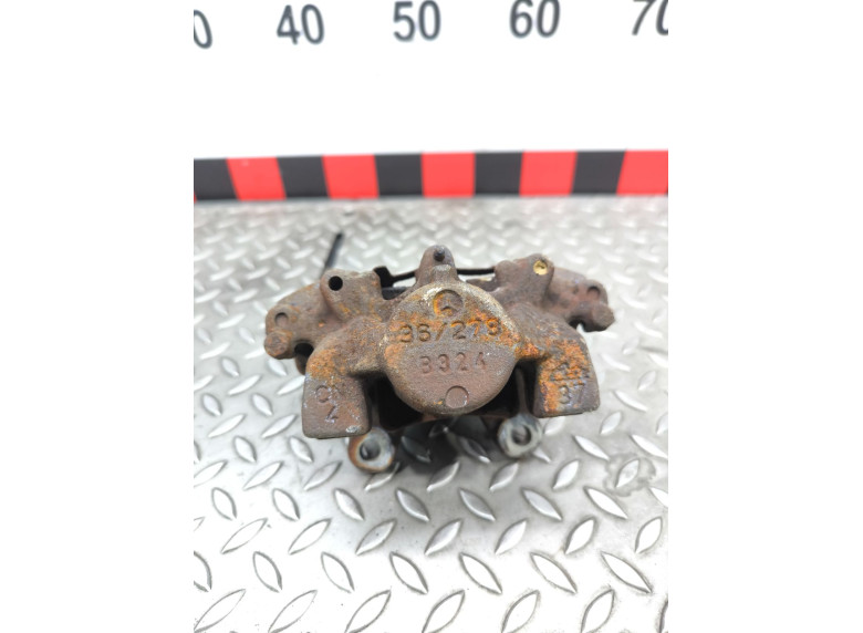 Суппорт задний правый к Mercedes C W203, 2003г.