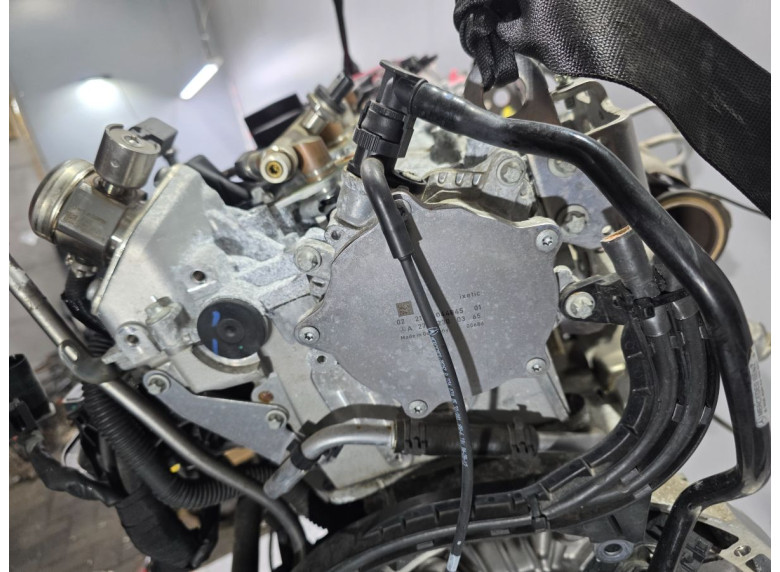 Насос вакуумный к Mercedes C W204, 2012г.