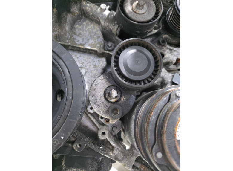 Натяжитель ремня генератора к Mercedes C W204, 2012г.