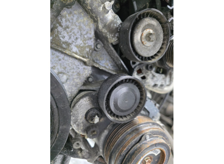 Натяжитель ремня генератора к Mercedes C W204, 2012г.