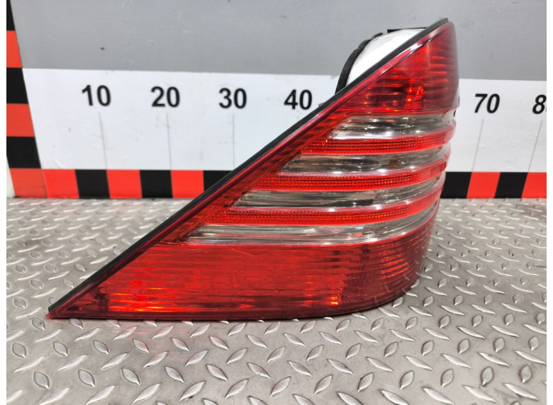 Фонарь задний левый к Mercedes S W220, 2004г.