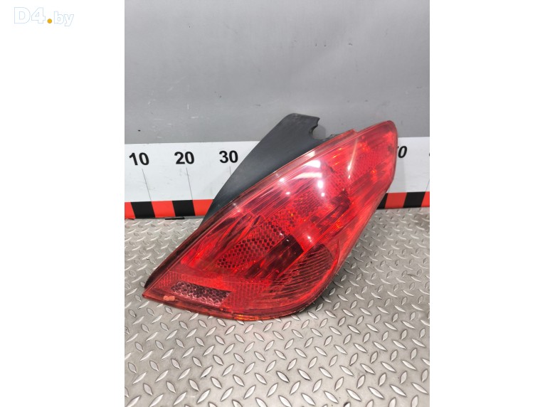 Фонарь задний правый к Peugeot 308 undefined г.