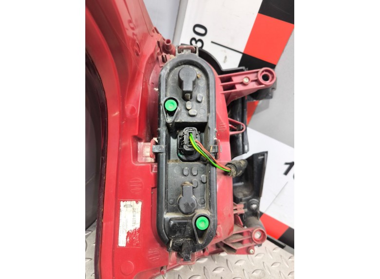 Фонарь задний правый к Фонарь задний правый к Peugeot 5008 undefined г. 5008