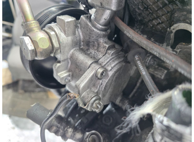 Насос гидроусилителя руля к Насос гидроусилителя руля к Mercedes CW203 undefined г. C W203