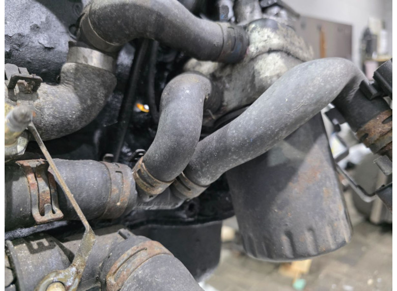 Патрубок (трубопровод, шланг) к Volkswagen Golf, 1995г.