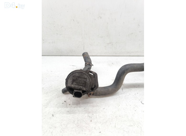 Насос антифриза дополнительный к Mercedes CW204 undefined г.