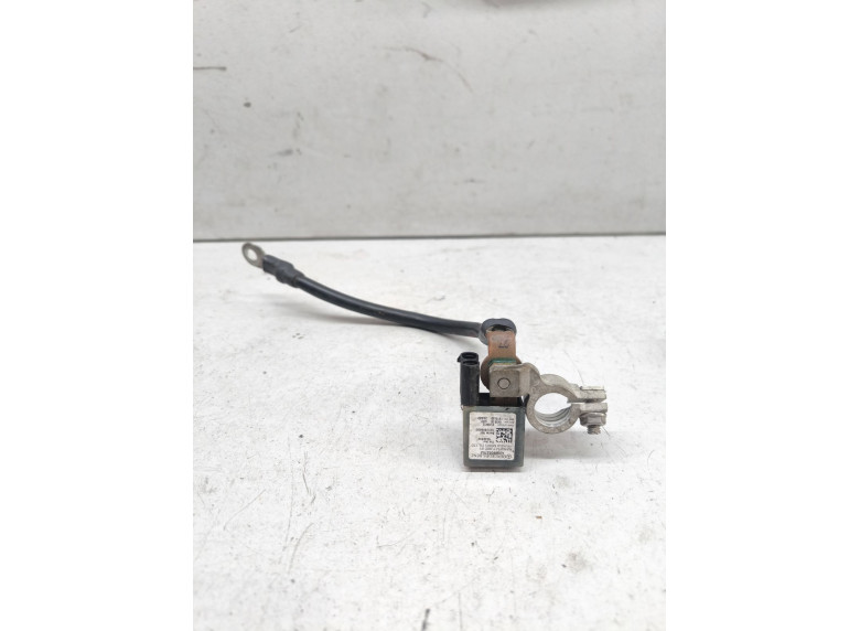 Клемма аккумулятора минус к Mercedes C W204