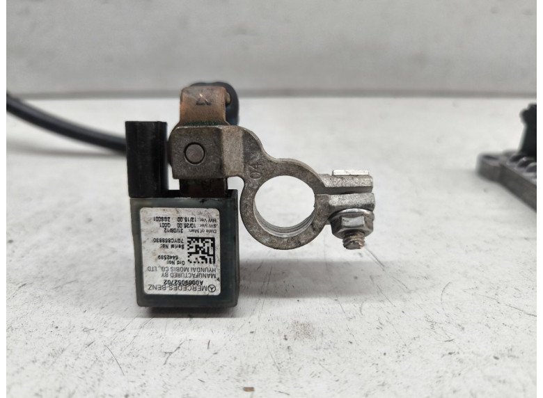 Клемма аккумулятора минус к Клемма аккумулятора минус к Mercedes CW204 undefined г. C W204